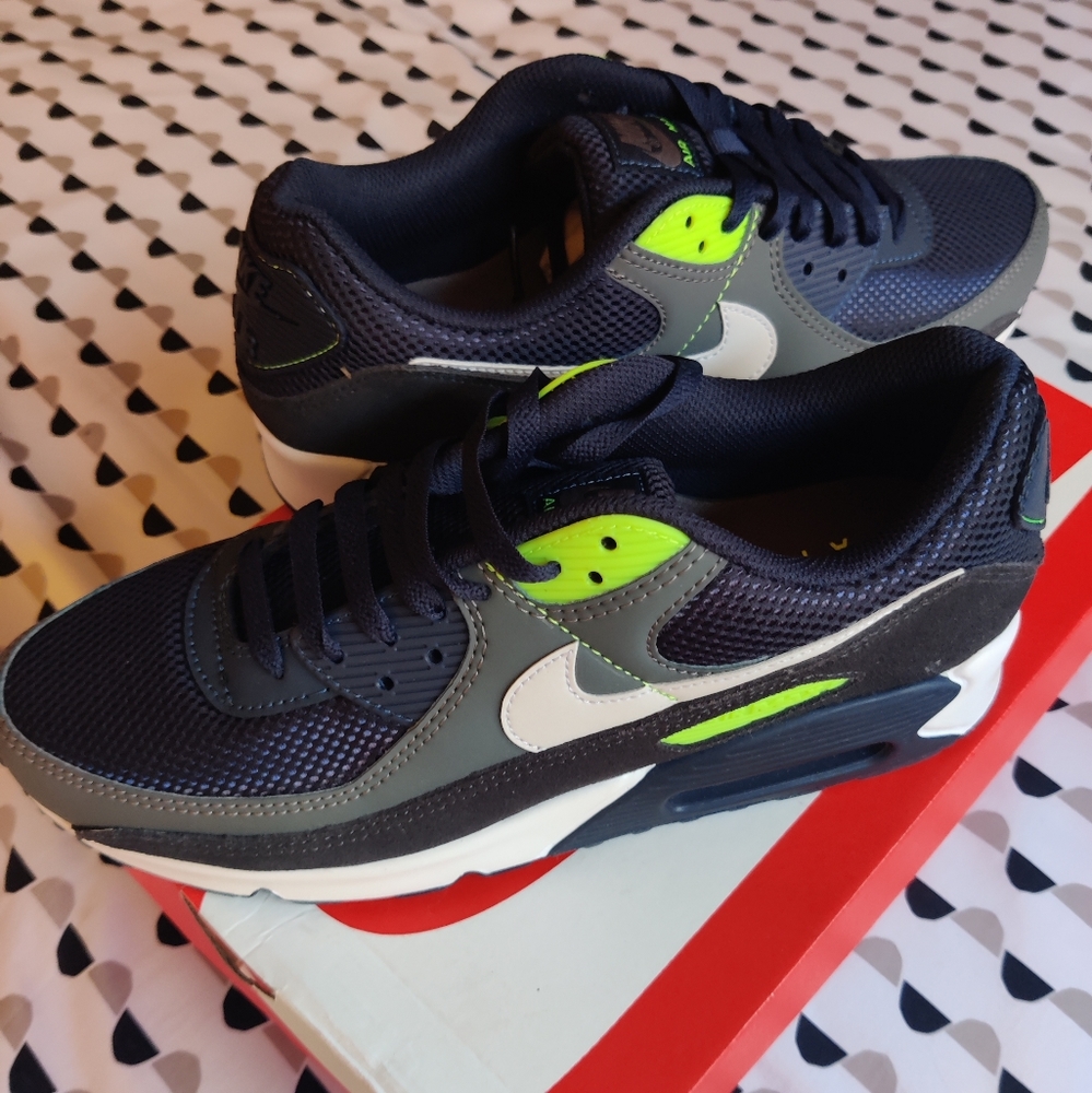 Men's shoes